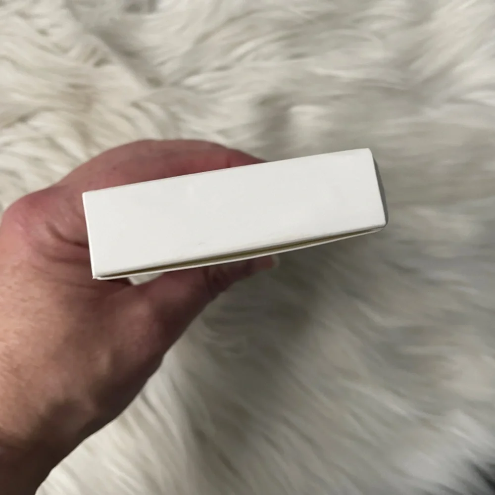 Original box Apple 30-pin to VGA adapter